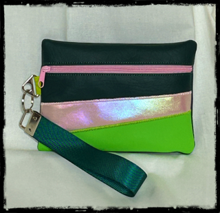 HUNTER GREEN STRIPED WRISTLET PURSE