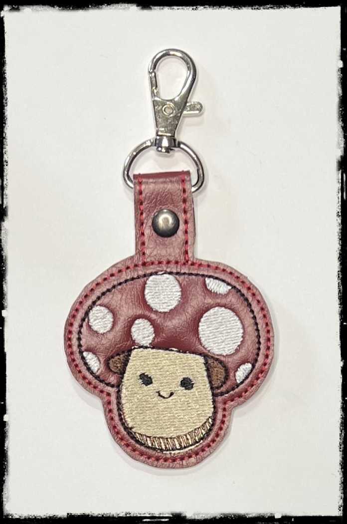 MUSHROOM KEY CHAIN